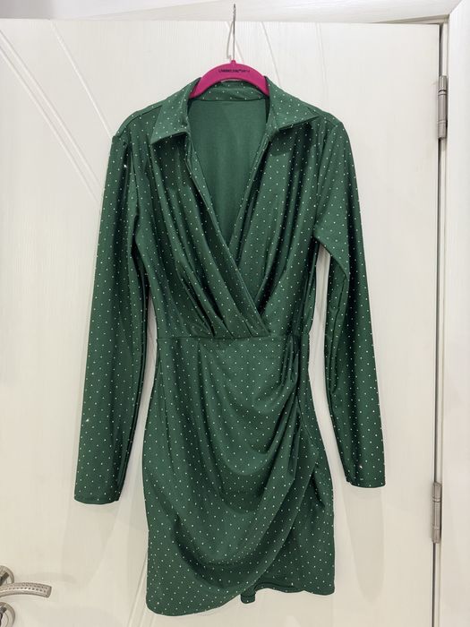 Рокля с камъчета