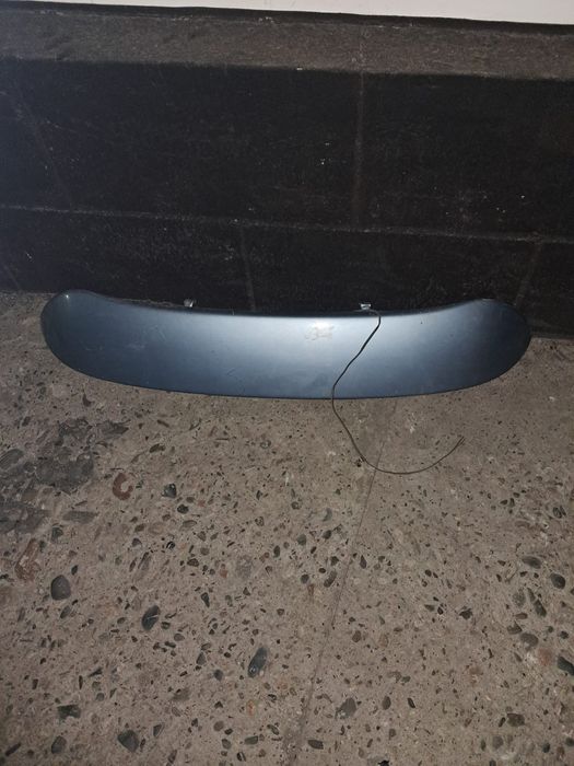 Продам  спойлер универсальный