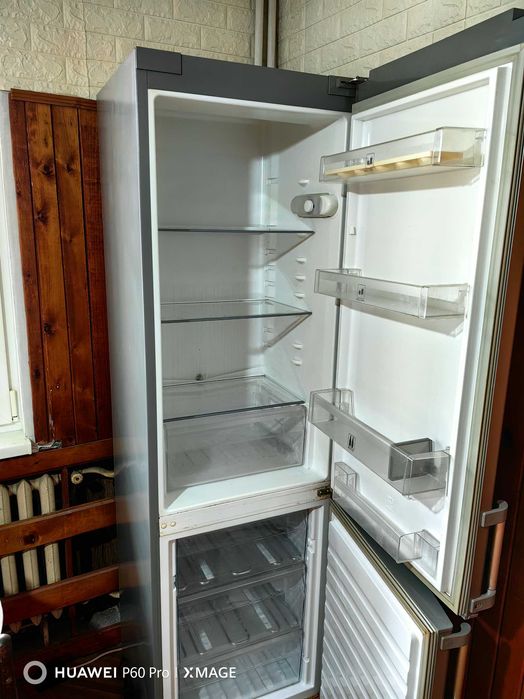 Хладилник фризер Whirlpool