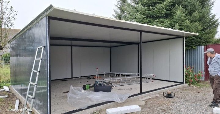 Garaje auto pe structura metalica învelite cu panouri Sandwich termoiz
