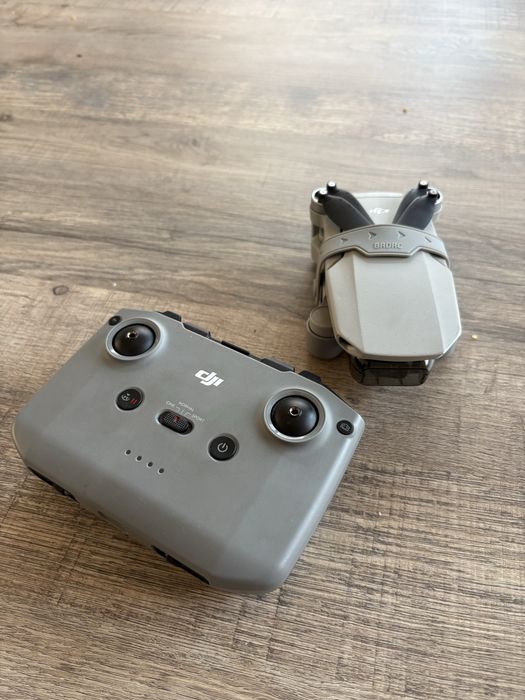 Продавам DJI Mini 2 SE