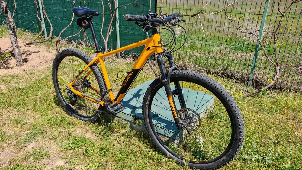 Vând bicicleta CUBE Attention, 29", L