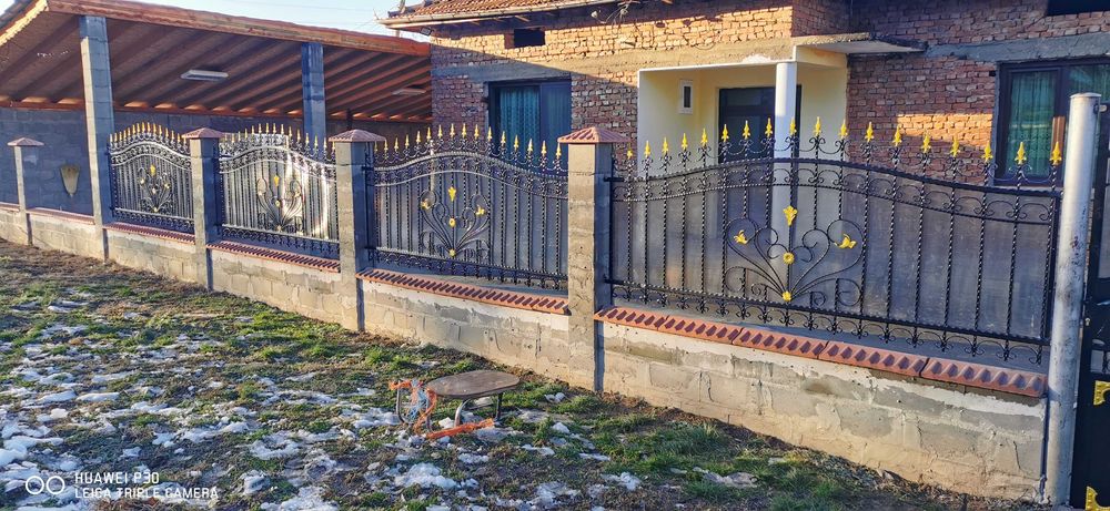 Огради, врати, парапети