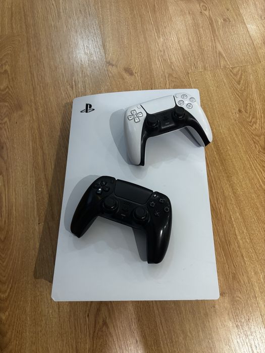 Playstation 5 с дисководом + 2 джойстика