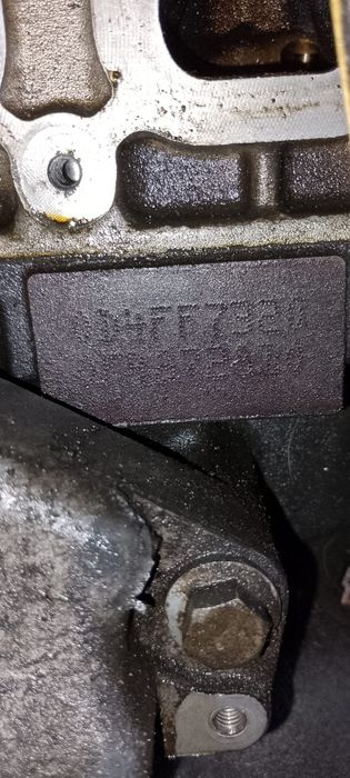 Vând motor Renault,1,2 benzina,16 valve,75 cp
