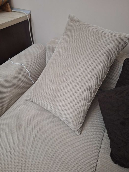 Продавам диван ъглов нов