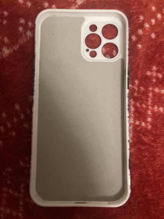 Продавам кейсове за iphone 12pro max ! (Нови)