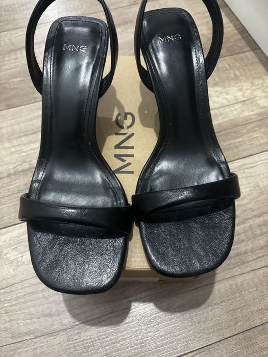 Продам босоножки Zara