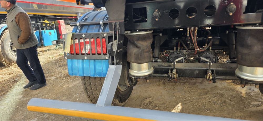 Прицеп сотилади 30 тонна 27 куб подушка  тараси 7.5 тонна