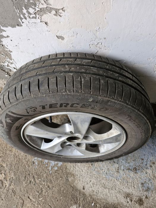 Покрышки один с дисками