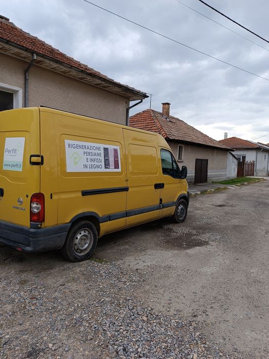 Товарен бус под наем – Nissan Interstar с КЛИМАТИК – 50 € / ден
