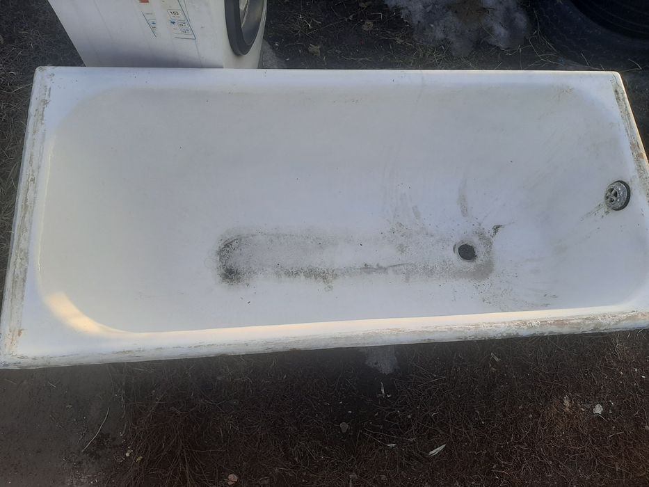 Продам чугунную советскую ванну