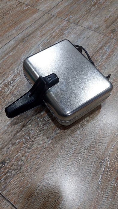 Вафельница для выпечки