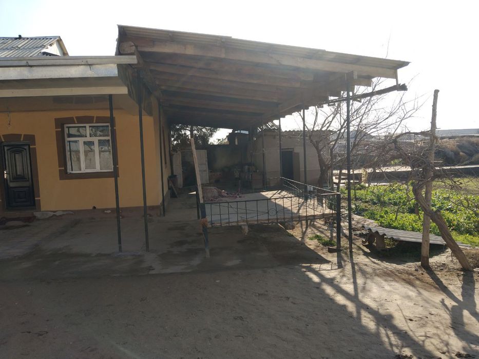 Uy sotiladi 15 sotix