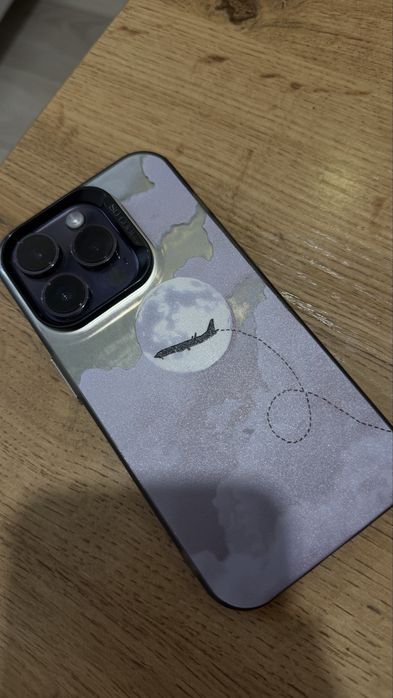 Пррдам Айфон 14 pro в хорошем состоянии.