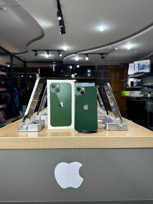 Телефон iPhone 13 128 ГБ / Айфон 13 128 ГБ