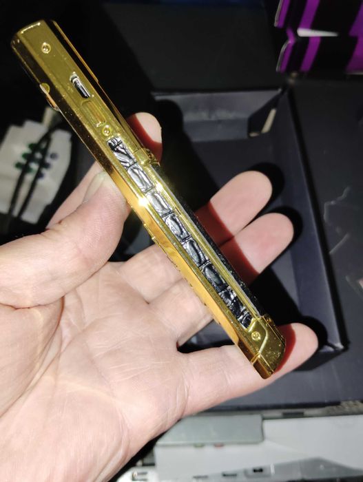 Vertu.Signature Gold + Aligattore Skin, БЕЗПЛАТНА ДОСТАВКА! Два вида кожа! Най - висок клас Р! Чисто нов!