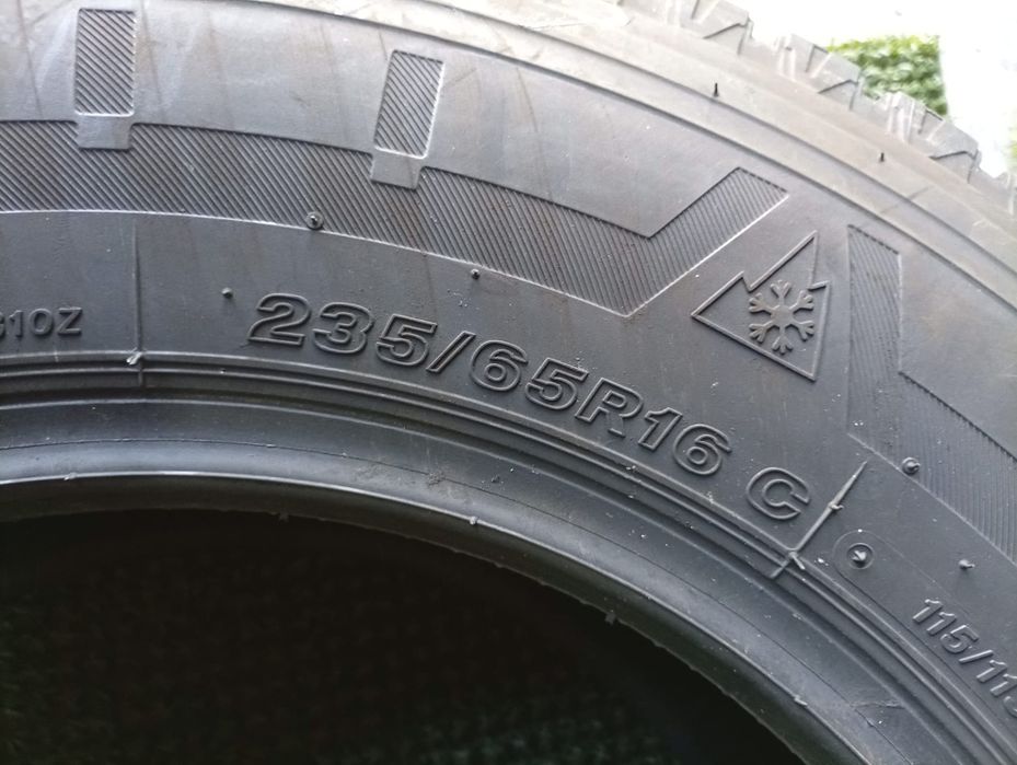 235 65 16c Bridgestone si Continental m+s