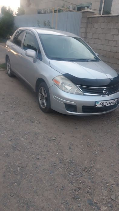 Автомобиль Ниссан верса