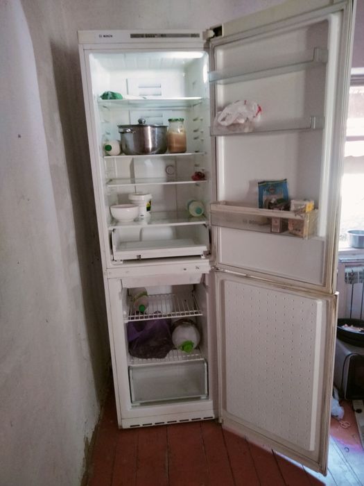 Холодильник бытовой