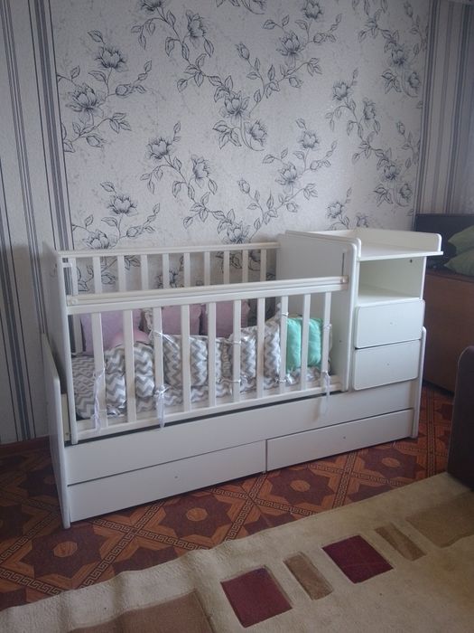 Детская кроватка