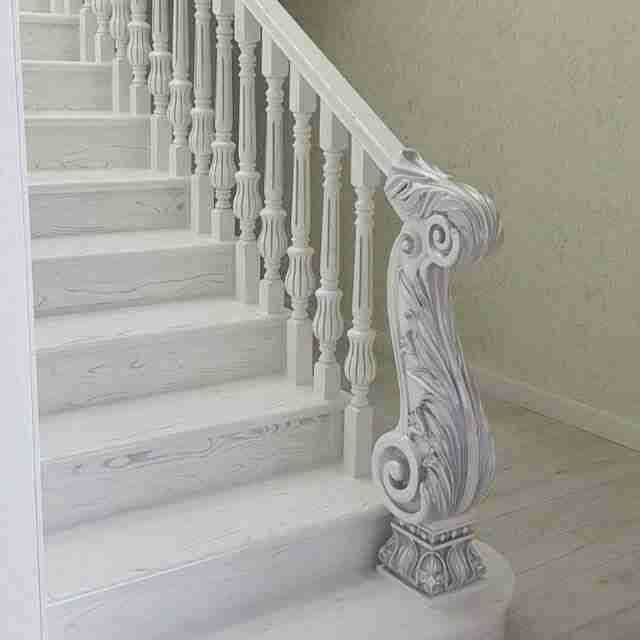 Yogoch zina yog'och zinalar yogʻoch zinala betakror naqshlar bilan