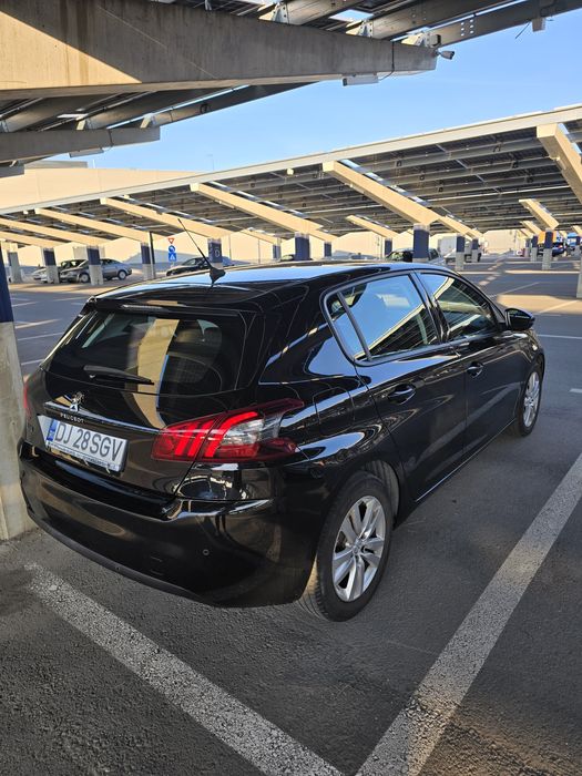 Peugeot 308 II, Active