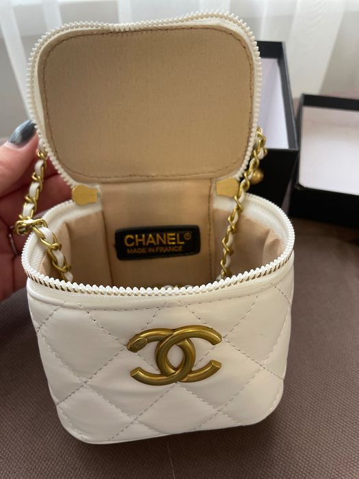 CHANEL мини чантичка