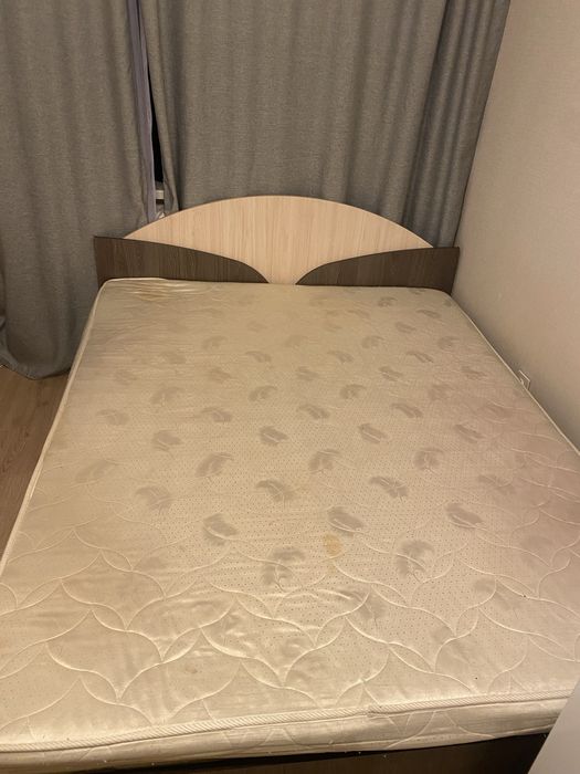 Продам спальний гарнитур