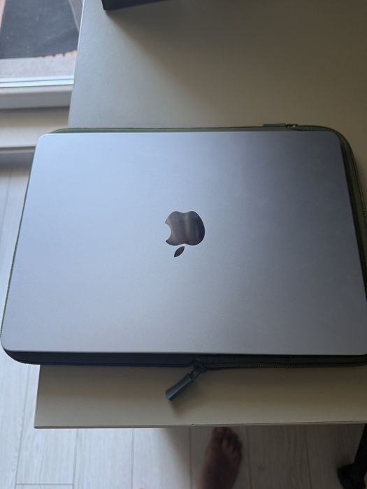 Macbook air 13 m4 Sky Blue