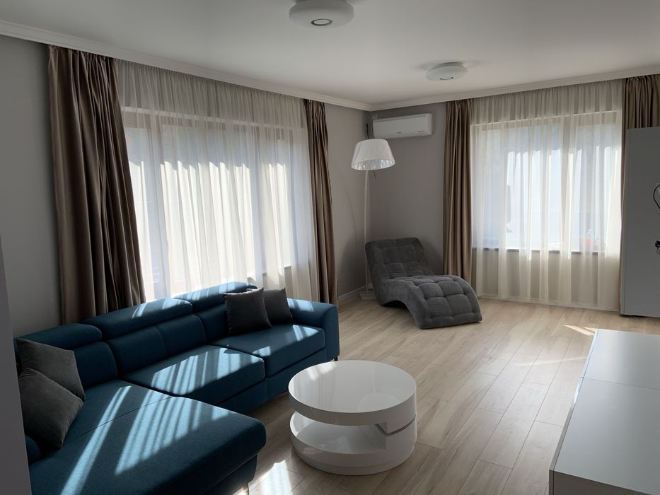 PF inchiriez casa Campului