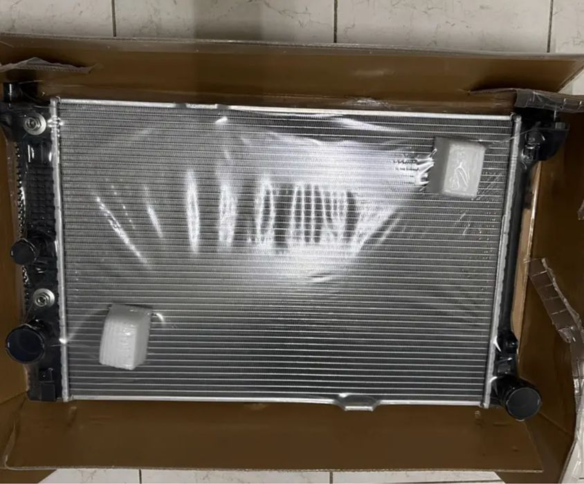 Радиатор основной Mercedes W212 W204