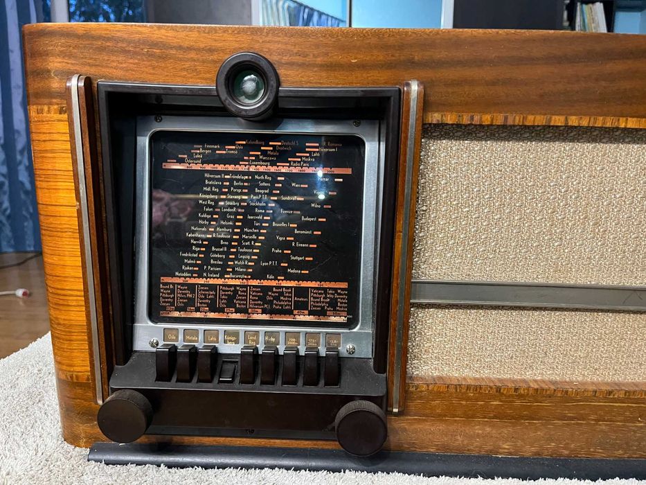 Radio pe lampi Dux (Philips) V106  1939/1940