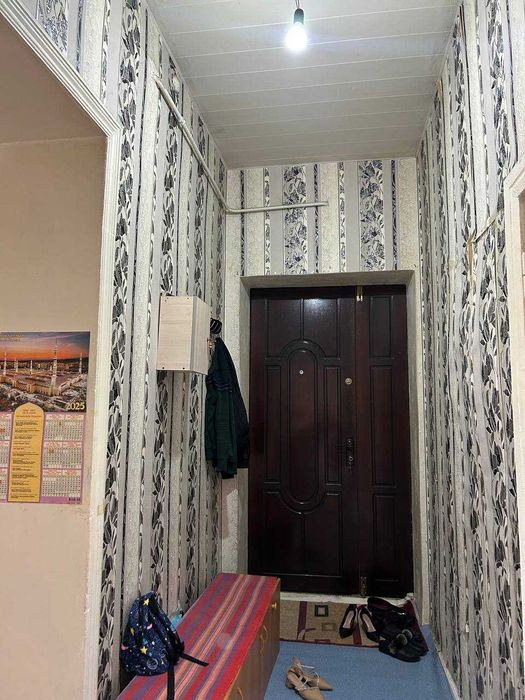 Продается 3х комн. квартира. г. Чирчик , район Навои, в кирпич.доме