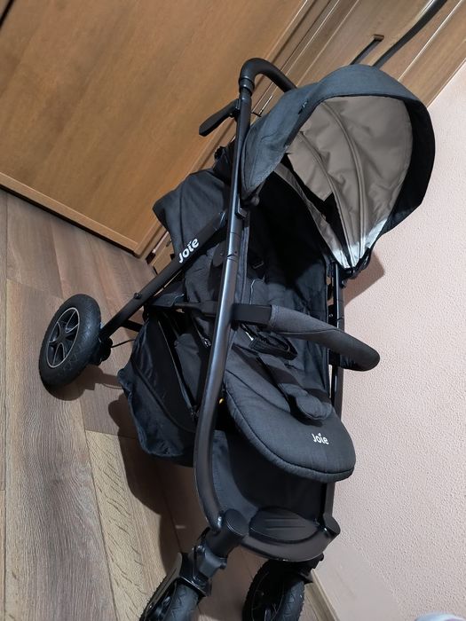 Cărucior bebe joie