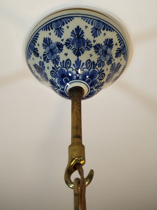 Голландская антикварная люстра Делфт