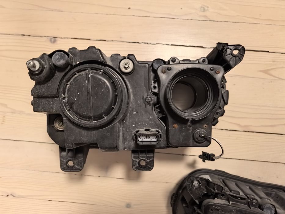 Dodge Challenger фарове 2015+