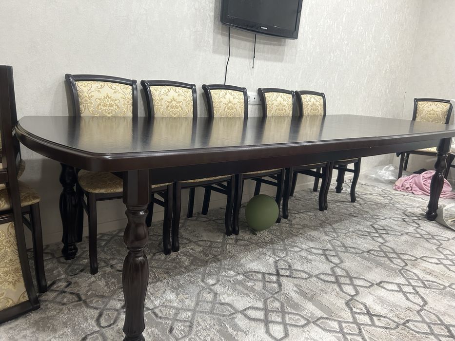 Продам гостиный стол