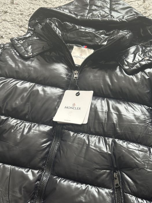 Geacă Moncler, mărime M, nouă