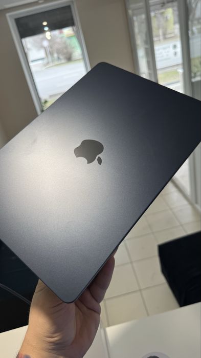 Macbook Air A2681 m2 256gb