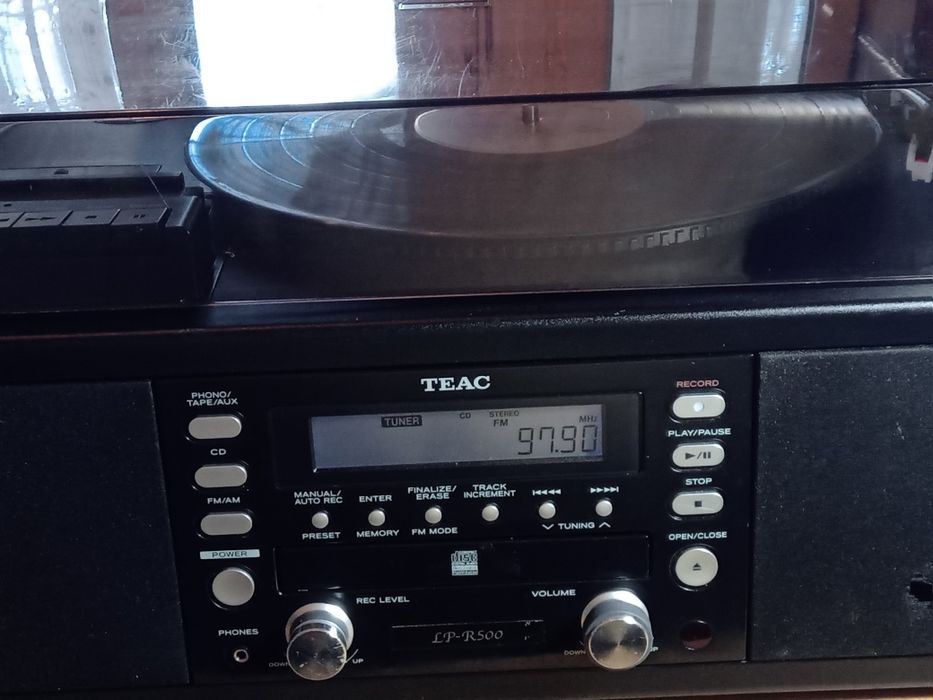 Combina Audio TEAC LP-R500 funcțională.Cd.radio.pikup.casetofon.cd rec