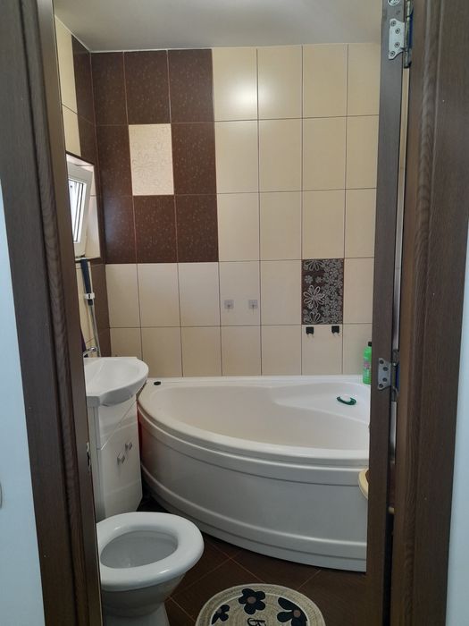 Închiriez apartament 2 camere zona Zahana