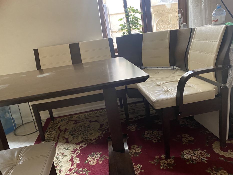 Продам стол стулья уголок