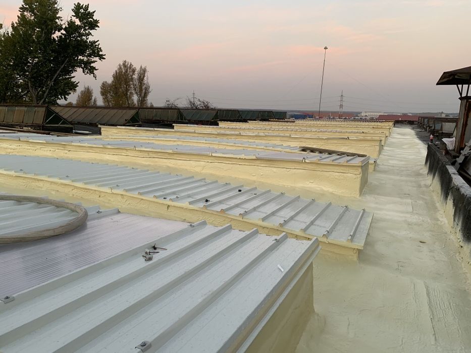 Izolatie Spuma Poliuretanica acoperiș si pod. Firma+Garanție 20 ani.