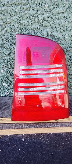 Tripla / lampa stop dreapta Skoda Octavia 1 kombi