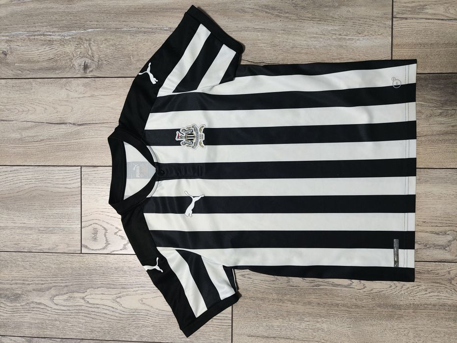Newcastle 17/18 kit, 13-14y, Good condition