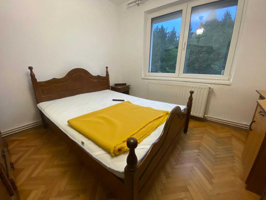 Mobilier dormitor din lemn