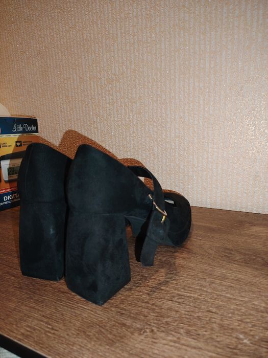 Айоллар учун туфлик