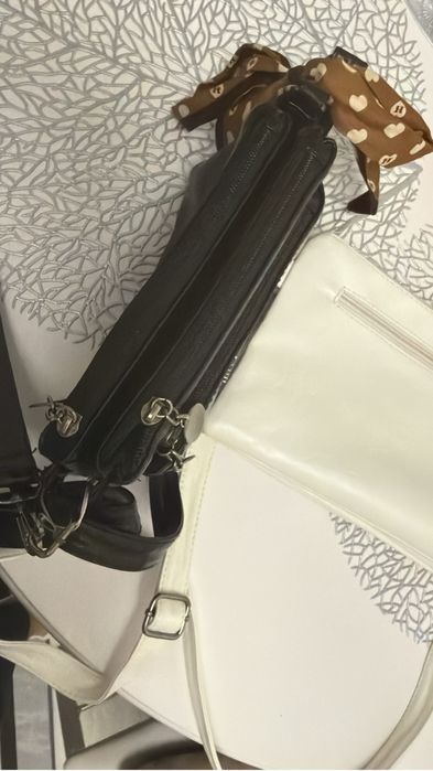 Продам сумочки новые черного и белого цвета