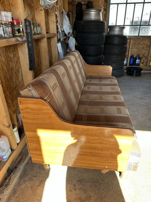 Donez unei familii nevoiase Televizor si pat Donez Pisici au 3 luni